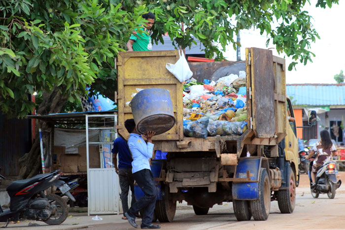 Retribusi Sampah Naik, Pelanggan di Pamekasan Kabur!