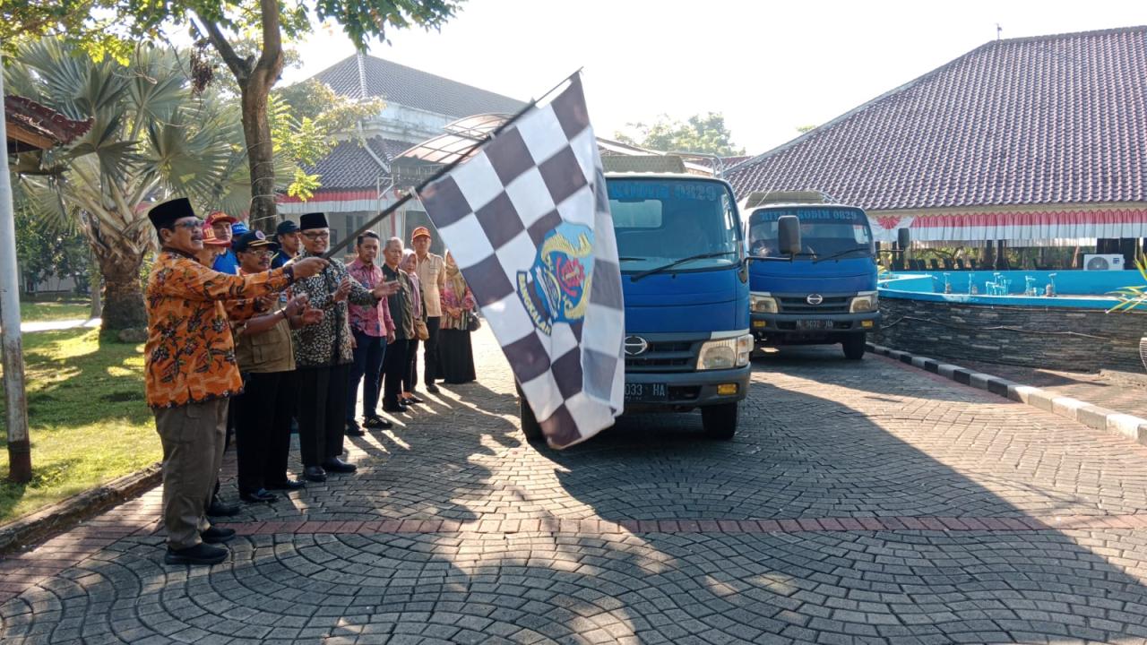 Wahono Sopiri Truk, Antar Air Bersih Langsung ke Warga Kekeringan!