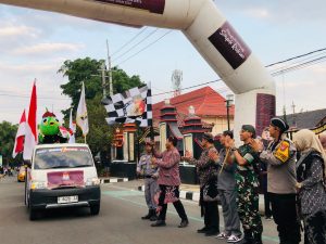 Kirab Maskot Meriahkan Pilkada Probolinggo, Warga Padati Alun-Alun!