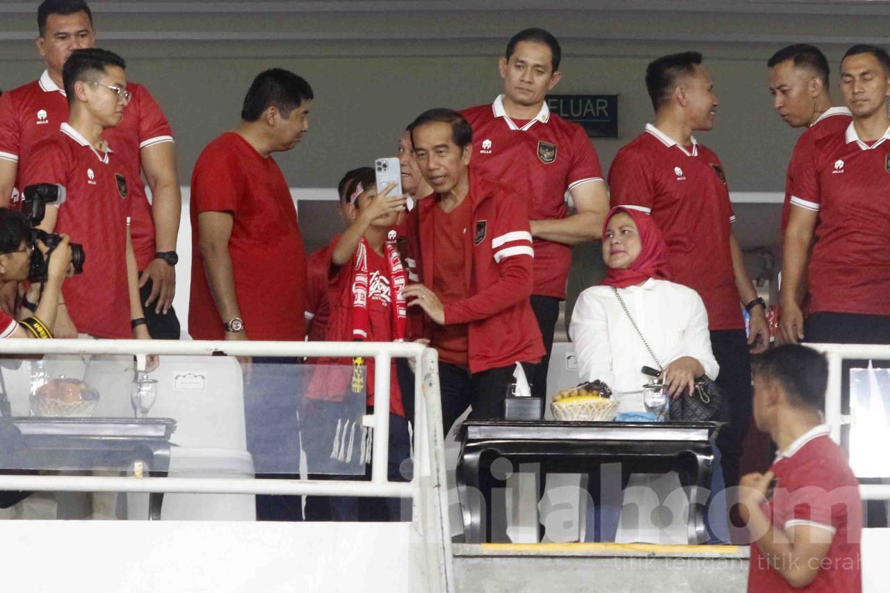 Jokowi Ngantuk Nonton Timnas Lawan Arab Saudi!