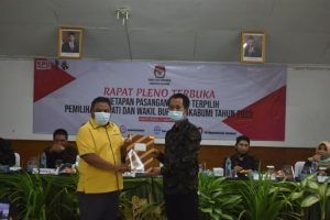 Heboh! KPU Mojokerto Minta Paslon Bupati Perbaiki Berkas, Ada Apa?