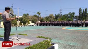 Kopiah Hitam Warnai Upacara Hari Santri di Polres Pamekasan