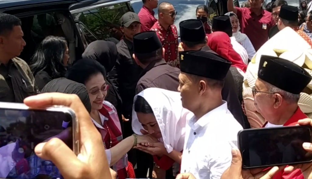 Megawati Ziarah ke Makam Bung Karno, Jelang Pilkada?