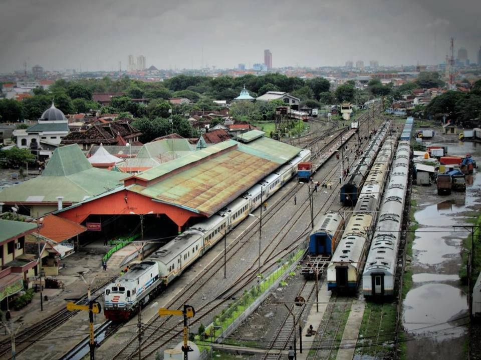 Kereta Api di Surabaya Makin Diminati Turis Asing