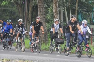 Wali Kota Kediri Gowes Pantau Kerja Bakti, Siap Hadapi Musim Hujan!