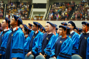 BINUS University sukses menggelar Wisuda ke-70 di Jakarta Convention Center (JCC) Senayan pada 24-26 November 2024.  Sebanyak 7.027 wisudawan dari berbagai program studi dirayakan dalam acara tersebut, menandai pencapaian luar biasa mereka.  MaduraPost melaporkan,  acara wisuda ini merefleksikan transformasi para mahasiswa BINUS University dari awal kuliah hingga kesuksesan mereka di dunia kerja.