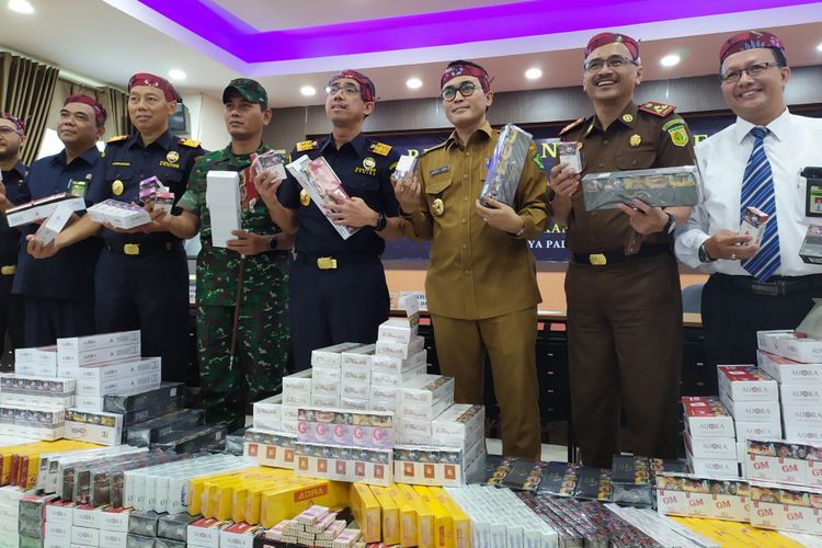 35 Juta Batang Rokok Ilegal Dimusnahkan di Madura