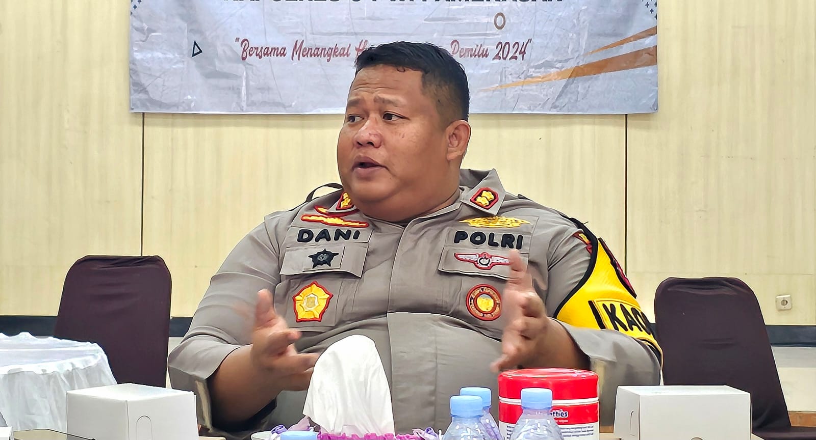 Semangat Nataru: Kapolres Pamekasan Beri Semangat Personel di Pos Pengamanan