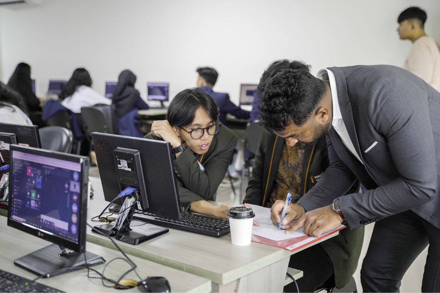 MAXY Academy dan Pradita University Sukses Gelar Workshop Eksklusif di Bizznovation 2025