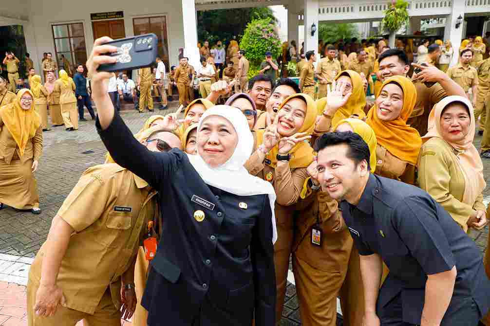 Jatim Gemilang 2025: Pendapatan Daerah Tembus Rp28,55 T, Namun Khofifah Beri Peringatan Keras untuk 2026!