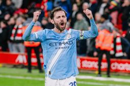 Drama Liga Champions: Kartu Merah Kontroversial, Guardiola Pasang Badan Bela Bintang City!