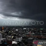 BMKG: Hujan Lebat Mengintai, Warga Diminta Siaga Penuh!