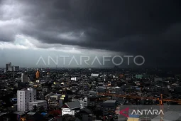 BMKG: Hujan Lebat Mengintai, Warga Diminta Siaga Penuh!