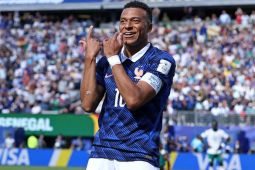 Mbappe Bawa Prancis Lolos Penuh Drama