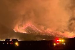 Bromo Terbakar Hebat Akses Wisata Ditutup Total