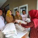 184 Ribu Warga Surabaya Panen Beras Gratis