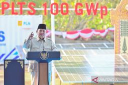 Prabowo Gercep ke NTT Korban Gempa Tersenyum