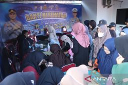SITUBONDO GEMPAR POLISI RANGKUL OJOL LEWAT AKSI SOSIAL