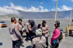 Bromo Dibuka Kembali Ada Ancaman Mengerikan Intip Aksi Polisi