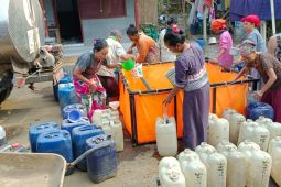 Warga Probolinggo Krisis Air Bersih