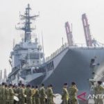 madurapost.co.id - Sebuah babak baru dalam sejarah pertahanan maritim Indonesia resmi dimulai. Pada Jumat pagi 18 September 2026, kapal ITS Giuseppe Garibaldi dengan gagah berani merapat di Dermaga 107 Tanjung Priok Jakarta. Kedatangan kapal raksasa ini bukan sekadar seremoni biasa. Menteri Pertahanan Sjafrie Sjamsoeddin Panglima TNI Jenderal Agus Subiyanto serta para kepala staf