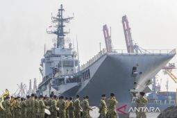 madurapost.co.id - Sebuah babak baru dalam sejarah pertahanan maritim Indonesia resmi dimulai. Pada Jumat pagi 18 September 2026, kapal ITS Giuseppe Garibaldi dengan gagah berani merapat di Dermaga 107 Tanjung Priok Jakarta. Kedatangan kapal raksasa ini bukan sekadar seremoni biasa. Menteri Pertahanan Sjafrie Sjamsoeddin Panglima TNI Jenderal Agus Subiyanto serta para kepala staf