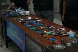Geger Razia Rutan Surabaya Sita Puluhan Barang Terlarang