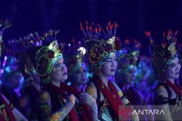 Pesona Cahaya Gandrung Sewu Memukau Ribuan Warga