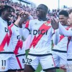 Chaos di Stadion de Vallecas Laga Terhenti