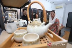 Bukan Produk Impor Ini Keramik Asli Surabaya