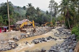 Bantuan Logistik Mengalir untuk Korban Banjir Padang