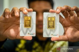 Harga Emas Antam Turun Drastis Hari Ini